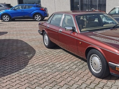 Jaguar XJ 4.0