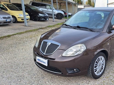 Lancia Ypsilon 1.4 Argento Ecochic GPL