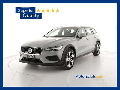 Volvo V60 Cross Country B4