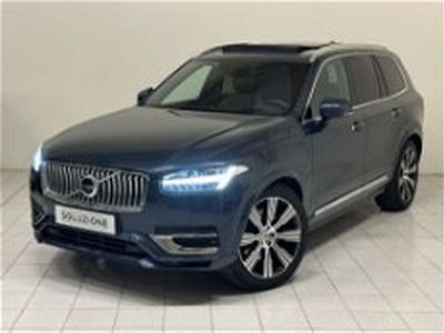 Volvo XC90 T8 Recharge AWD Plug-in Hybrid aut. 7 posti Inscription del 2021 usata a Novara