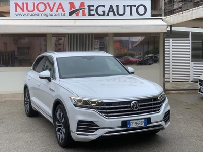 2019 VOLKSWAGEN Touareg