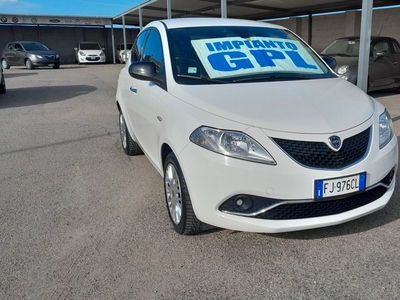 Lancia Ypsilon 1.2 69 CV 5 porte GPL Ecochic Silver