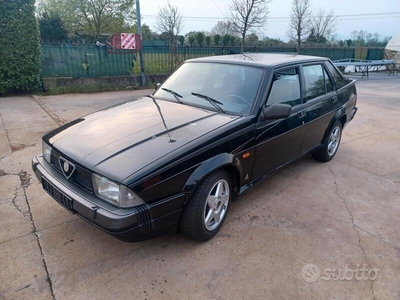 Usato 1991 Alfa Romeo 75 3.0 Benzin 189 CV (16.000 €)