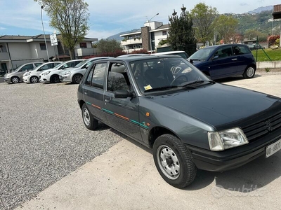 Usato 1992 Peugeot 205 1.1 Benzin 54 CV (2.300 €)