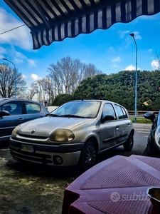 Usato 1999 Renault Clio II 1.2 Benzin (500 €)