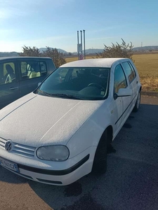 Usato 1999 VW Golf IV 1.4 Benzin 75 CV (2.600 €)