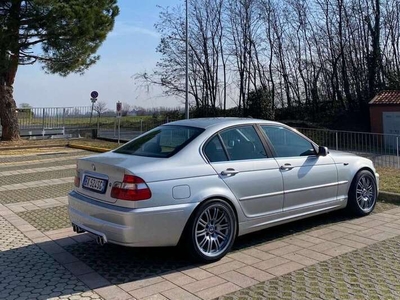 Usato 2001 BMW 320 2.2 Benzin 170 CV (9.900 €)