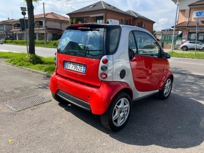 Usato 2001 Smart ForTwo Coupé 0.6 Benzin 61 CV (3.690 €)