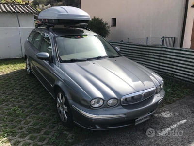 Usato 2004 Jaguar X-type 3.0 Benzin 230 CV (5.800 €)