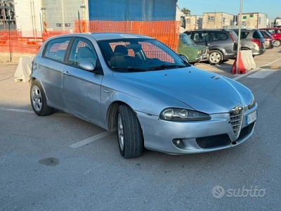 Usato 2006 Alfa Romeo 147 1.6 LPG_Hybrid 120 CV (950 €)