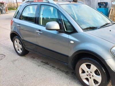 Usato 2006 Fiat Sedici 1.6 Benzin 107 CV (3.900 €)