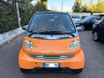 Usato 2006 Smart ForTwo Coupé 0.7 Benzin 61 CV (1.800 €)