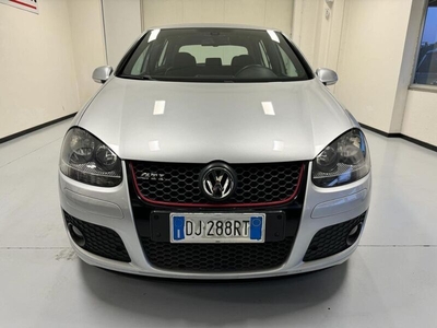 Usato 2007 VW Golf V 2.0 Benzin 200 CV (6.999 €)
