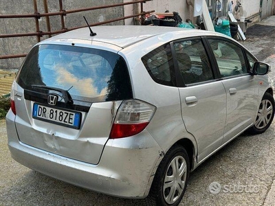 Usato 2009 Honda Jazz 1.2 Benzin 90 CV (1.800 €)