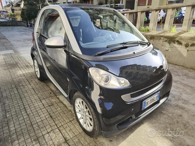 Usato 2009 Smart ForTwo Coupé 0.8 Diesel 45 CV (4.390 €)