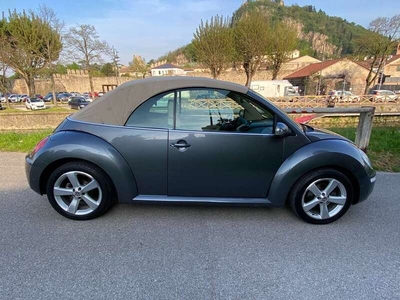 Usato 2009 VW Beetle 1.6 Benzin 102 CV (7.800 €)