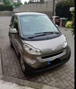 Usato 2010 Smart ForTwo Coupé 1.0 Benzin 71 CV (5.900 €)