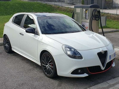 Usato 2011 Alfa Romeo 1750 1.7 Benzin 235 CV (16.500 €)
