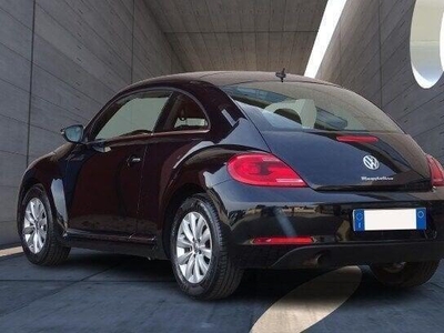 Usato 2012 VW Maggiolino 1.2 Benzin 105 CV (10.900 €)