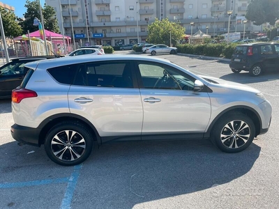 Usato 2014 Toyota RAV4 2.0 Diesel 128 CV (12.500 €)