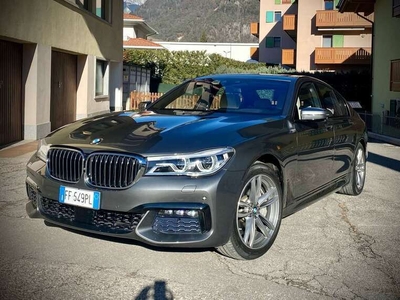 Usato 2016 BMW 750 4.4 Benzin 449 CV (40.000 €)