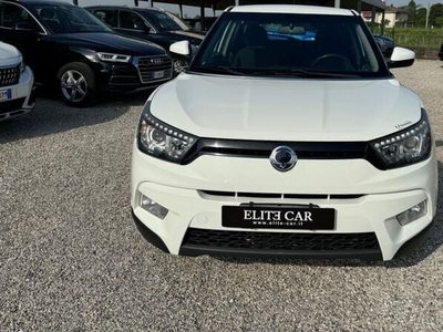 Usato 2016 Ssangyong Tivoli 1.6 Benzin 128 CV (7.490 €)