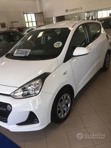 Usato 2017 Hyundai i10 1.0 Benzin 66 CV (8.200 €)