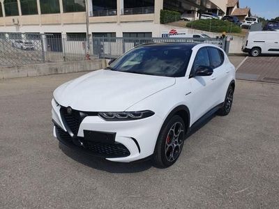 Usato 2023 Alfa Romeo Crosswagon 1.3 El_Hybrid 180 CV (55.900 €)