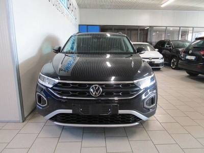 Usato 2023 VW T-Roc 1.0 Benzin 110 CV (23.900 €)