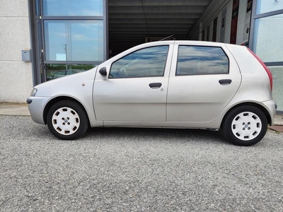 Usato 2003 Fiat Punto 1.2 Benzin 60 CV (3.700 €)
