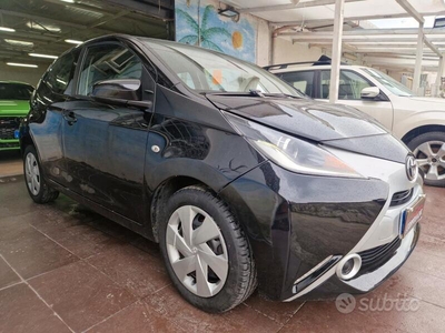 Usato 2017 Toyota Aygo 1.0 Benzin (9.499 €)