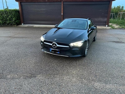 Usato 2022 Mercedes CLA180 Shooting Brake 1.3 Diesel 136 CV (30.000 €)