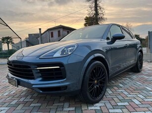 PORSCHE Cayenne 3.0 V6