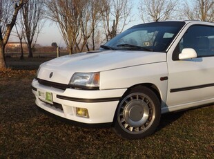 Renault Clio 1.8i 16V