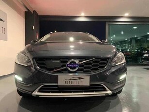 VOLVO V60 CROSS COUNTRY D3 Geartronic Momentum