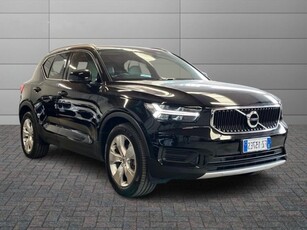 VOLVO XC40 (2017-->)