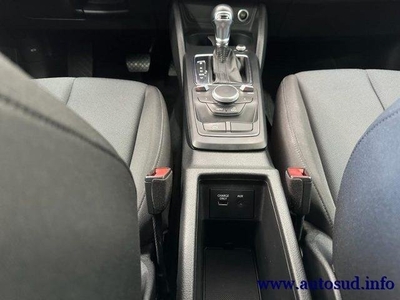 AUDI Q2 30 TDI S tronic Business