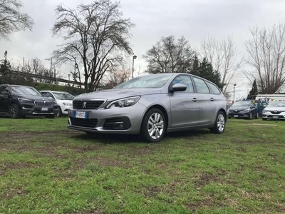 Peugeot 308 Restyling 120cv * APPLE CARPLAY + ANDROID AUTO* E6