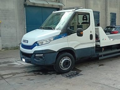 IVECO Daily carroattrezzi 70