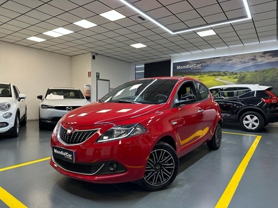 Lancia Ypsilon 1.0 FireFly 5 porte S&S Hybrid Ecochic Silver usato