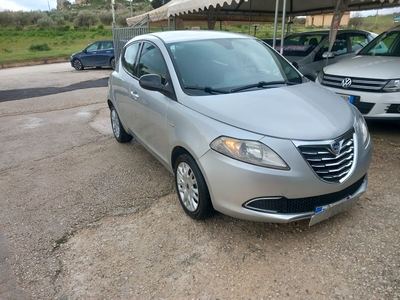 Lancia Ypsilon 1.3 MJT 16V 95 CV 5 porte S&S Silver