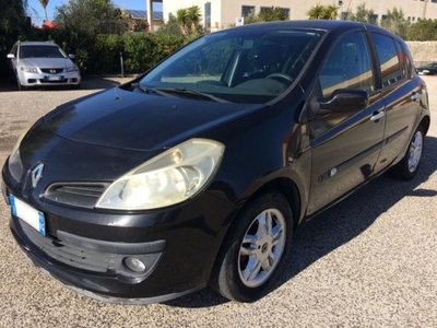 Renault Clio 1.4 16V 5 porte Dynamique usato