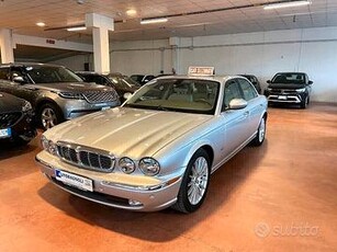 Jaguar XJ EXECUTIVE 2.7 D V6 cat Aut. 96000 km