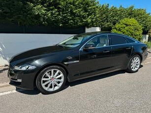 Jaguar xj sdv6 300 cv diesel premium luxury 2019