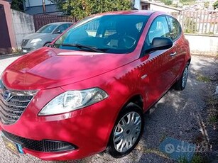 Lancia Ypsilon 0.9 TwinAir 85 CV 5 porte Metano PR