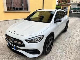 Mercedes gla 200d 4 matic premium amg line