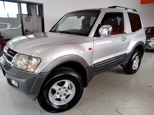 MITSUBISHI Pajero 3200 Manuale