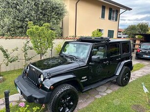 Stupenda jeep wrangler unlimited Sahara 2.8 crd