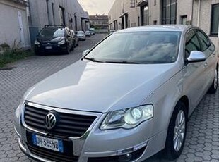 Volkswagen Passat 2.0 16V FSI Comfortline 124000KM