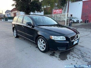 VOLVO - V50 - D2 R-design